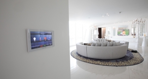 Crestron control system complements luxury hotel